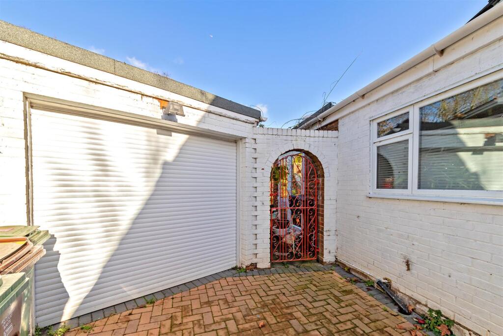 Additional image 19 of Colney Heath Lane, St. Albans