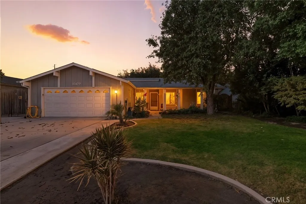 Additional image 3 of 1927 S Chinowth Street, Visalia, CA 93277