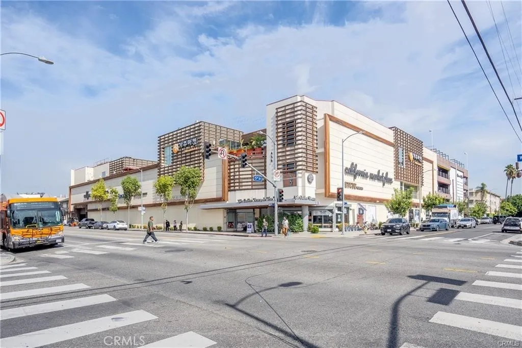 Additional image 64 of 446 S St Andrews Pl, Los Angeles, CA 90020