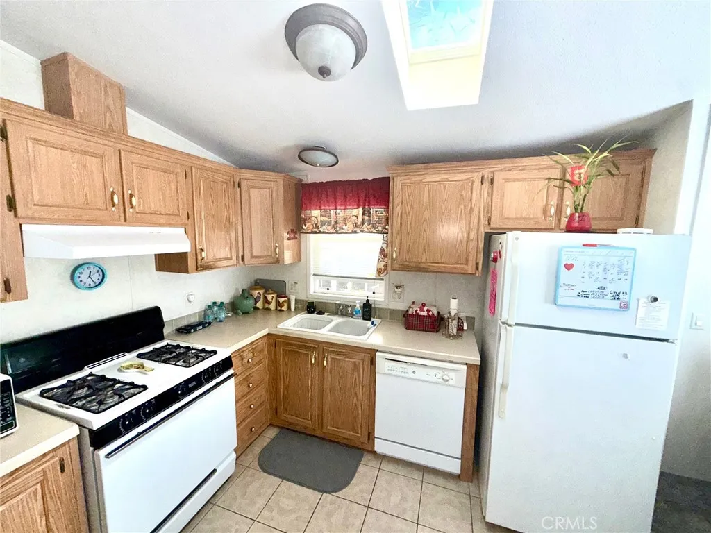 Additional image 3 of 17261 Gothard St Unit 5, Huntington Beach, CA 92647