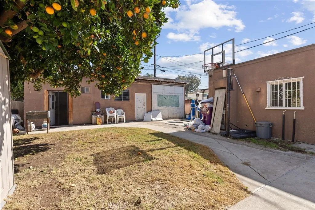 Property image for 5590 Lewis Ave, Long Beach, CA 90805