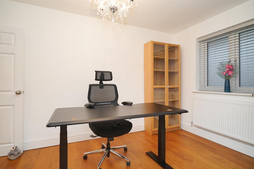 Additional image 7 of Butt Field View, St. Albans