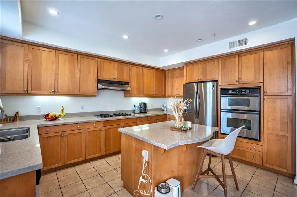 Additional image 16 of 201 E Angeleno Avenue Unit 206, Burbank, CA 91502