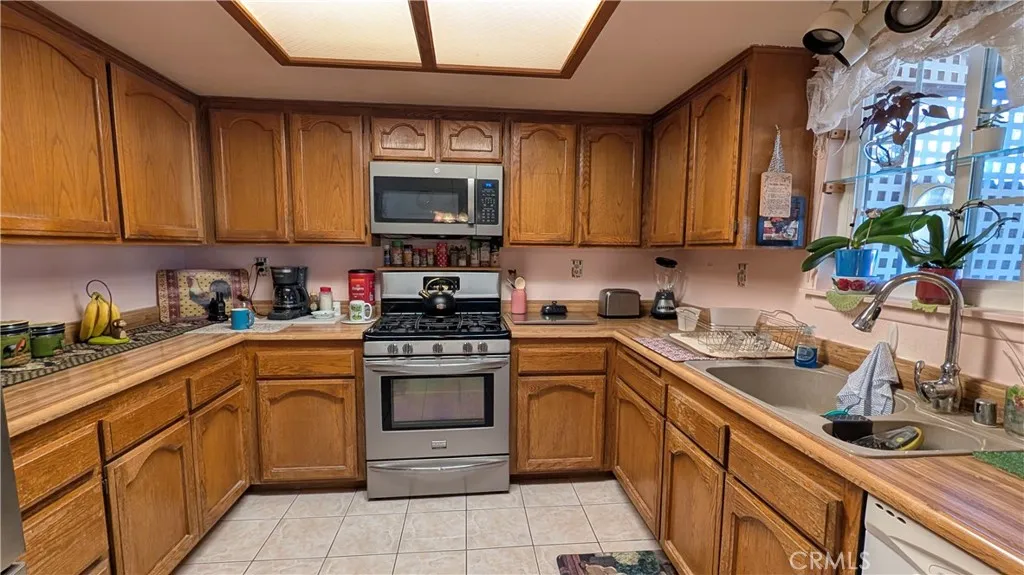 Additional image 60 of 28210 Desert View Rd, Apple Valley, CA 92308