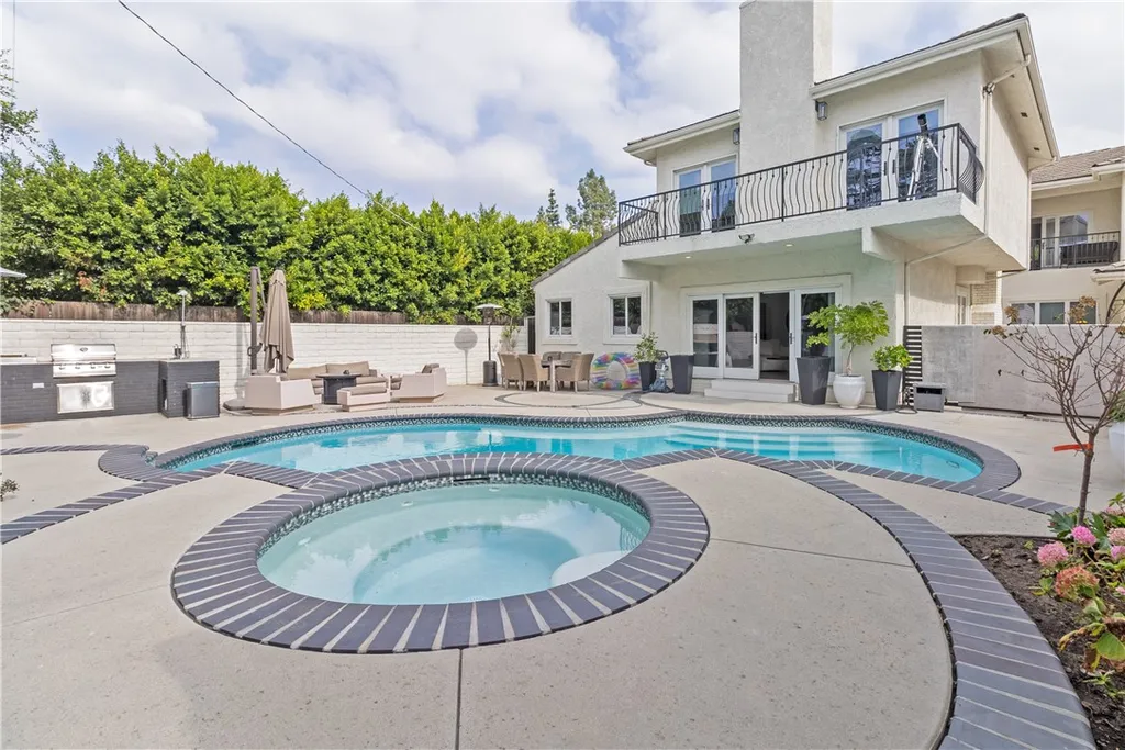 Additional image 51 of 5439 Gentry Avenue, Valley Village, CA 91607