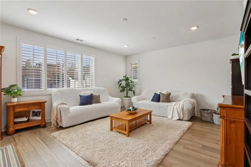 Additional image 92 of 2464 Yellowstone Way, Rialto, CA 92377