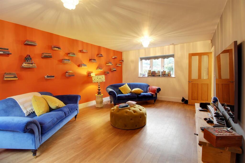 Additional image 21 of Peplins Way, Brookmans Park