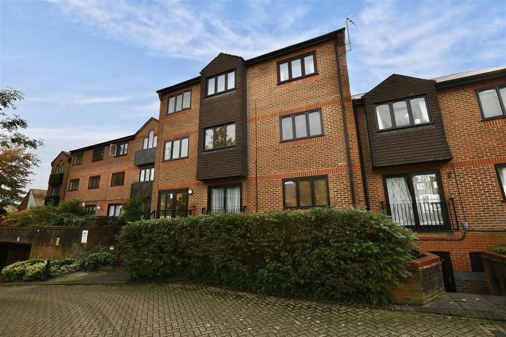 Stanhope Road, Chatsworth Court Stanhope Road, AL1