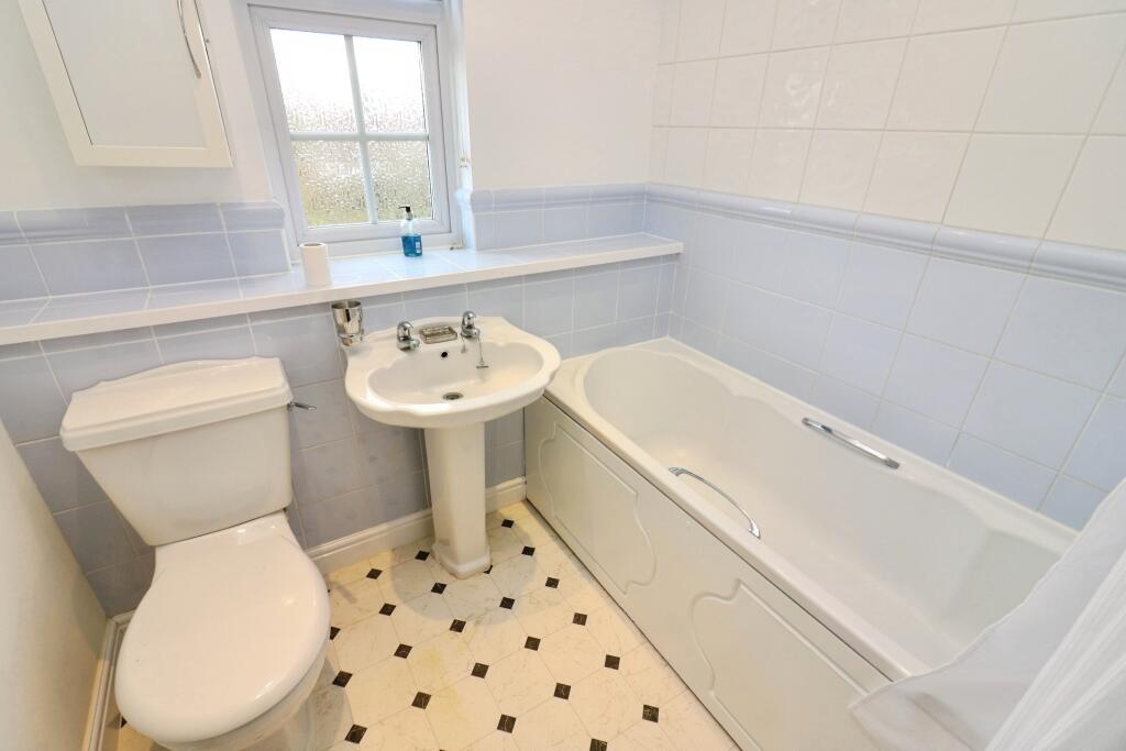 Additional image 13 of Longcroft Gardens, Welwyn Garden City, AL8