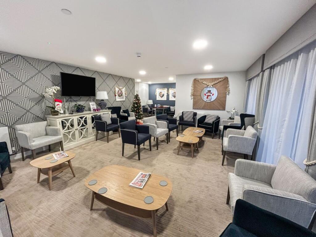 Additional image 19 of Flat 3 Highclere House, 98 Great North Road, Hatfield, Hertfordshire, AL9 5DB