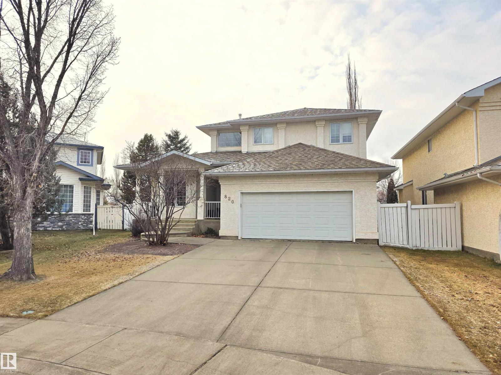 820 ORMSBY CL NW|Edmonton, Alberta T5T5S4
