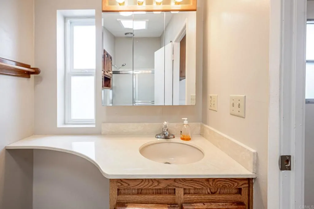 Additional image 19 of 632 Via Bogota, Vista, CA 92081