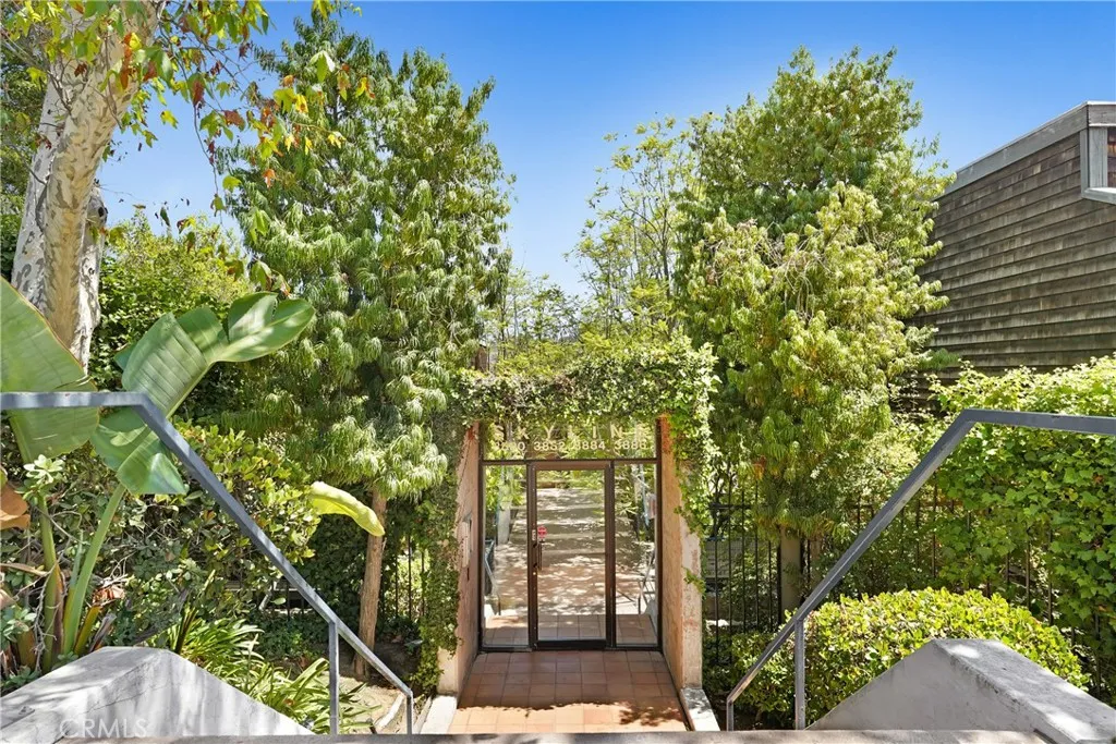 Additional image 48 of 3884 Fredonia Drive Unit F, Los Angeles, CA 90068