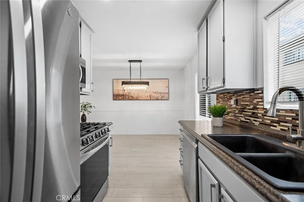 Additional image 33 of 9901 Independence Avenue Unit D, Chatsworth, CA 91311