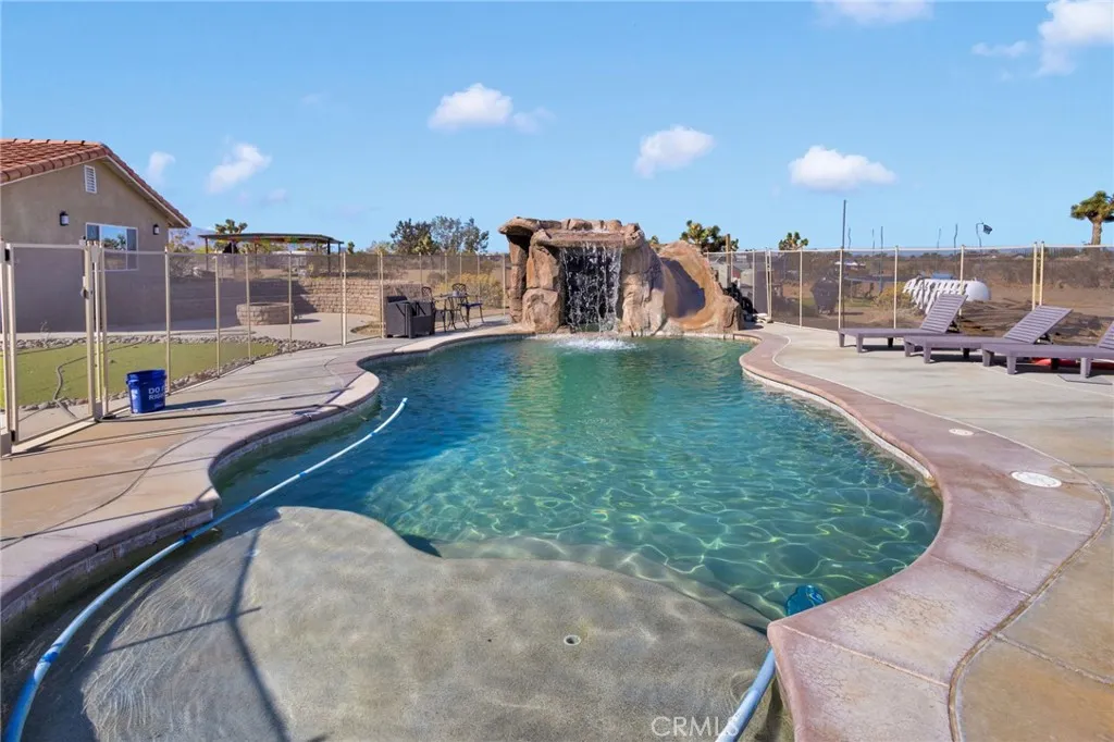 Additional image 35 of 10834 Mono Rd, Victorville, CA 92392