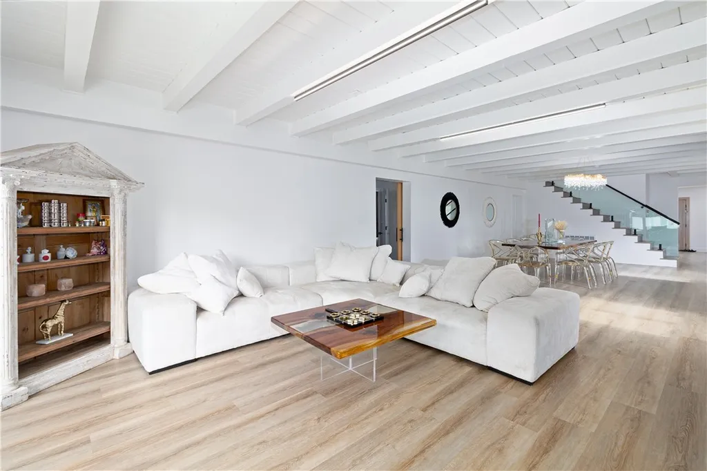 Additional image 17 of 5439 Gentry Avenue, Valley Village, CA 91607