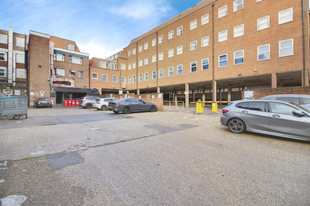 Additional image 19 of Parkway, Welwyn Garden City