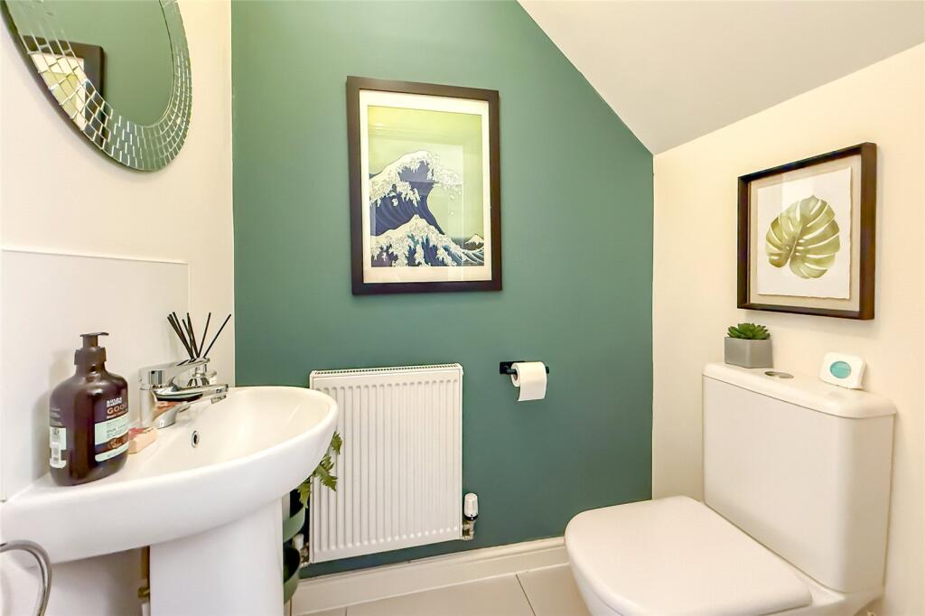 Additional image 15 of Neville Close, St. Albans, Hertfordshire, AL3