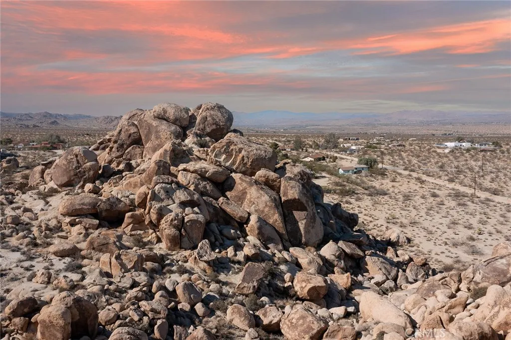 Additional image 93 of 66075 Foothill Dr, Joshua Tree, CA 92252
