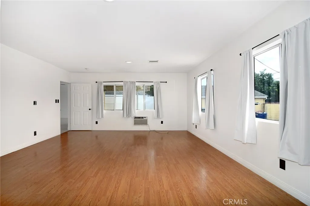 Additional image 44 of 19324 Victory Boulevard, Reseda, CA 91335