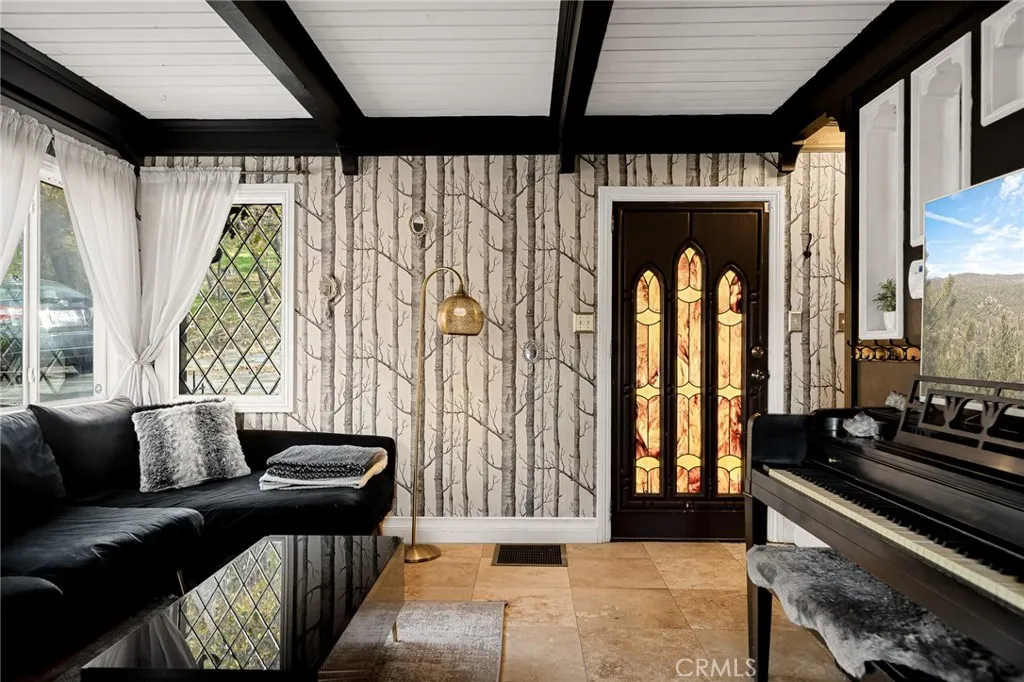 Additional image 3 of 23935 Zurich Dr, Crestline, CA 92325