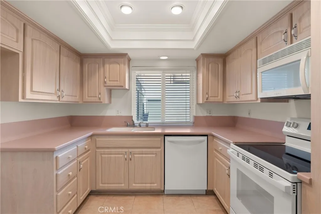 Additional image 12 of 8318 Artista Dr, Huntington Beach, CA 92646