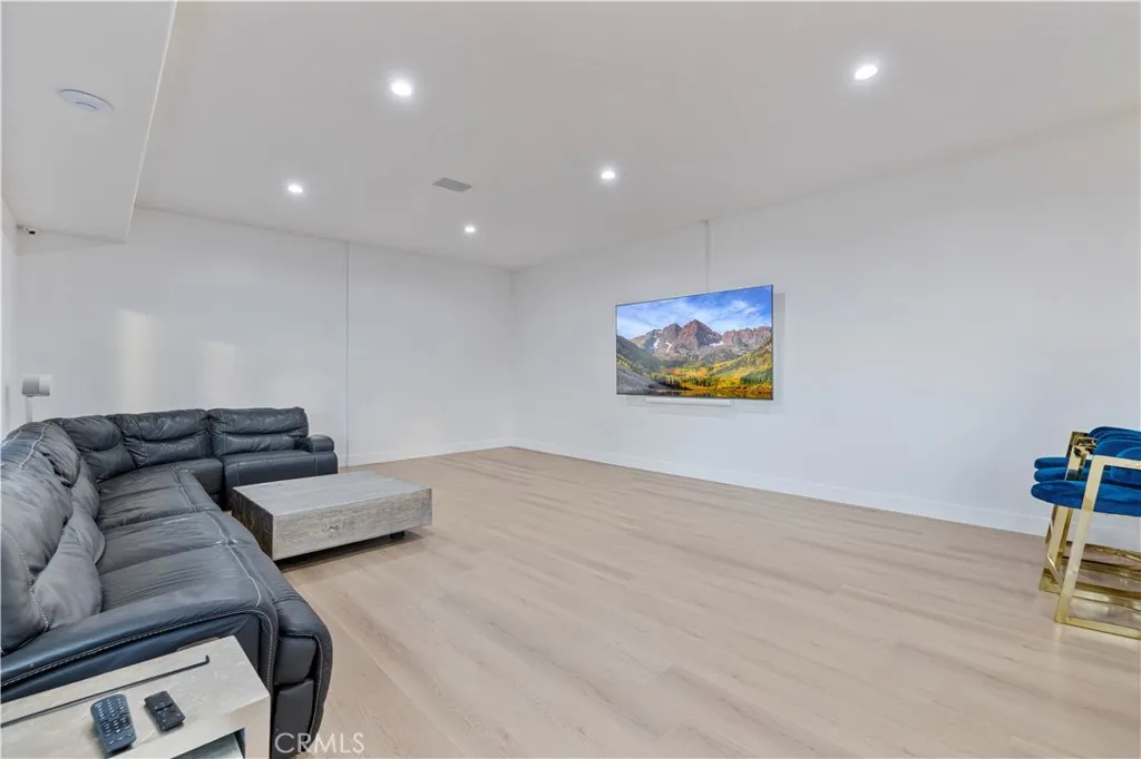 Additional image 116 of 4651 Ellenita Ave., Tarzana, CA 91356