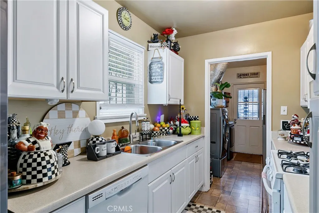 Additional image 21 of 3907 Edgehill Drive, Leimert Park, CA 90008