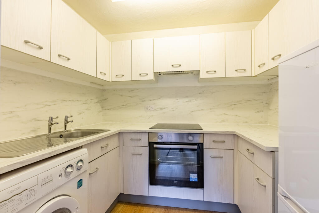 Additional image 3 of Robin Court, Westfield Road, Harpenden, Hertfordshire, AL5