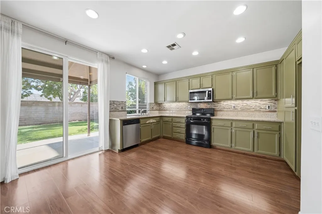 Additional image 3 of 29504 Castlewood Dr, Menifee, CA 92584