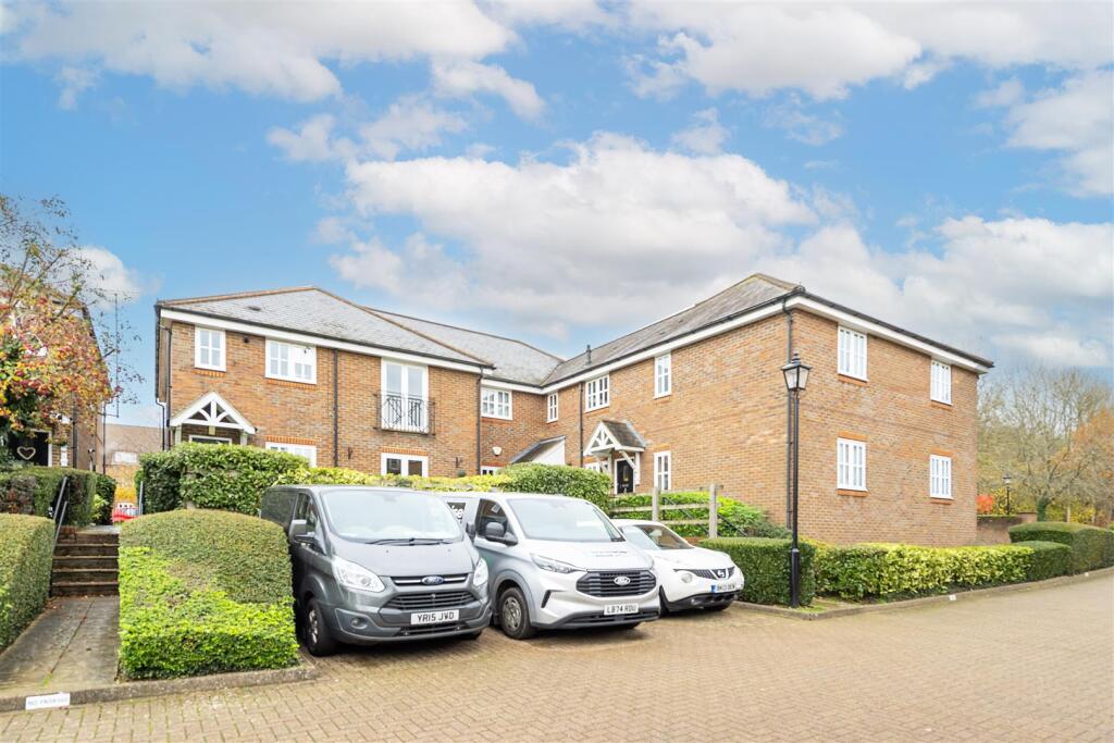 Additional image 12 of Minister Court, Frogmore, St. Albans