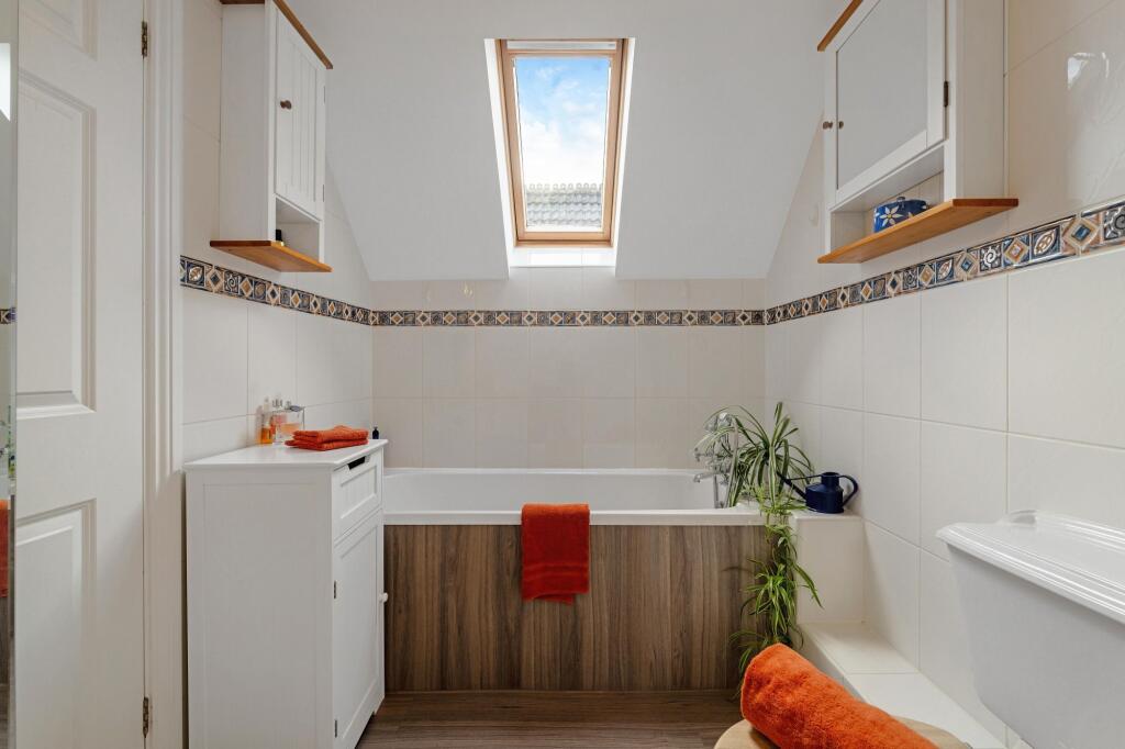 Additional image 27 of Bucknalls Drive, Bricket Wood, AL2