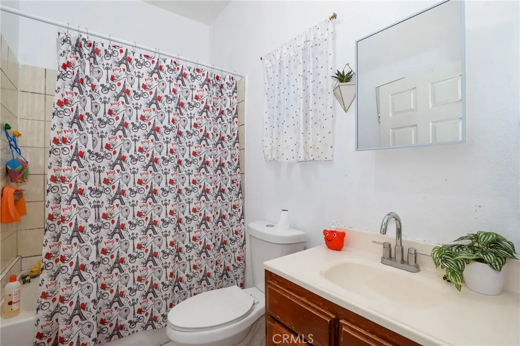 Additional image 16 of 240 E 56th Street, Los Angeles, CA 90011