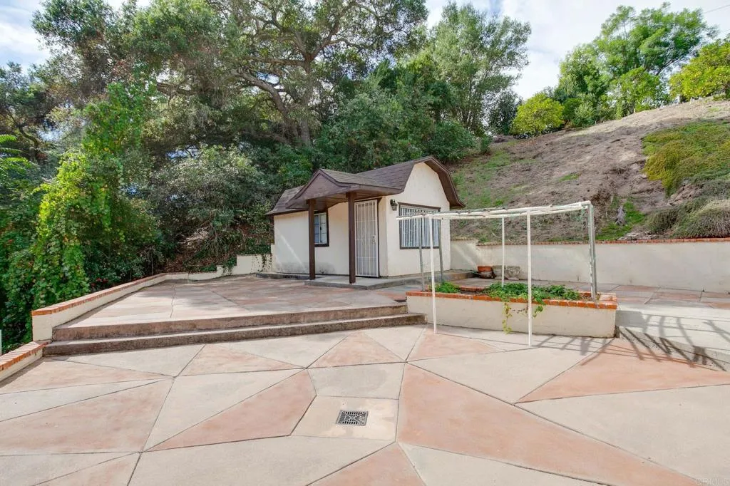 Additional image 101 of 2573 Los Alisos S, Fallbrook, CA 92028