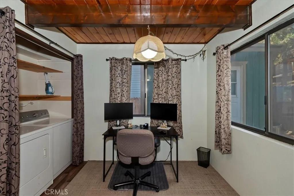 Additional image 15 of 172 Vista Ln, Sugarloaf, CA 92386