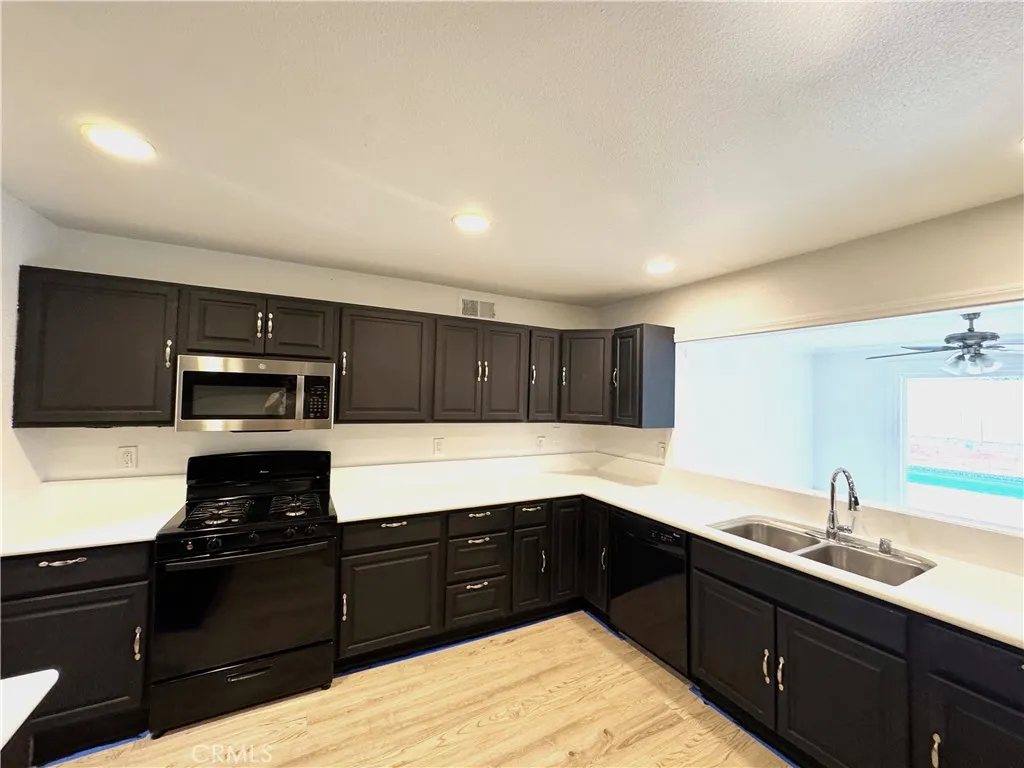 Additional image 9 of 19935 Lanark Street, Canoga Park, CA 91306