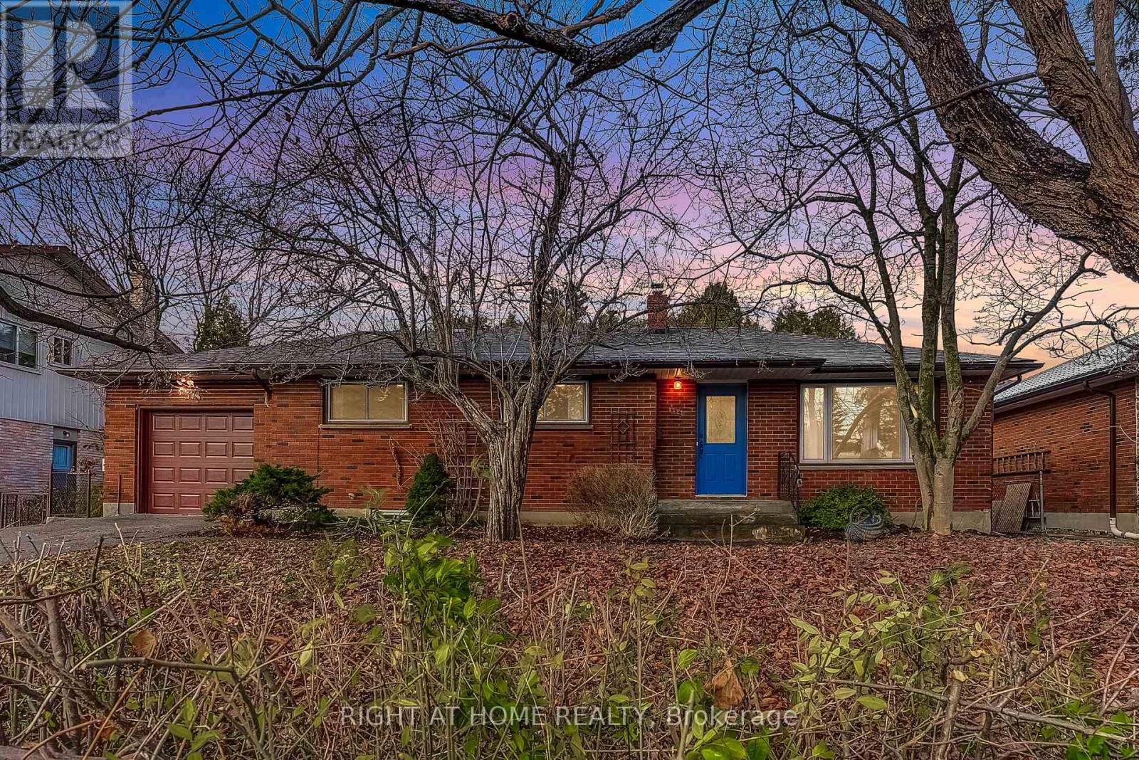 Property image for 374 TOYNEVALE ROAD|Pickering (Rosebank), Ontario L1W2H1