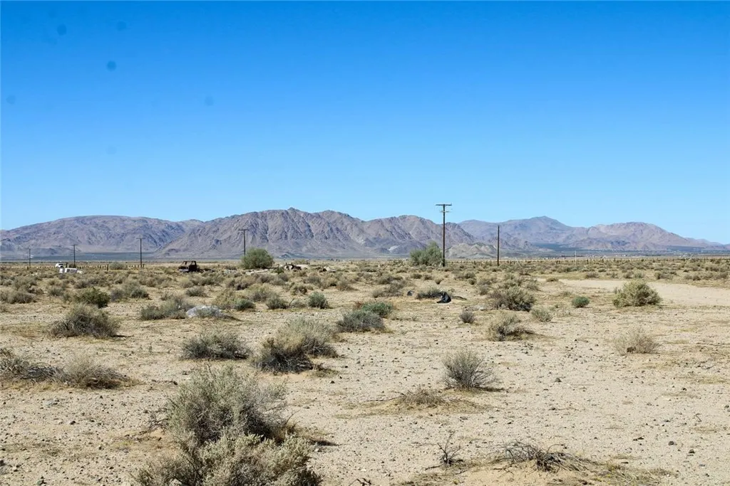 Additional image 2 of 35999 Granite Road, Lucerne Valley, CA 92356