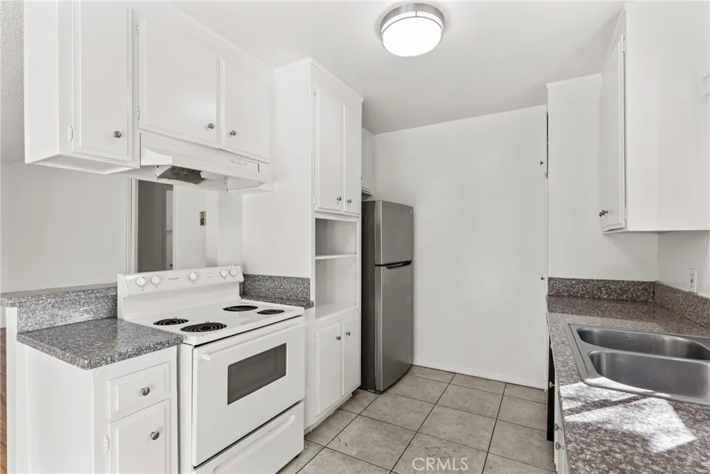 Additional image 8 of 4924 Kester Unit 10, Sherman Oaks, CA 91403