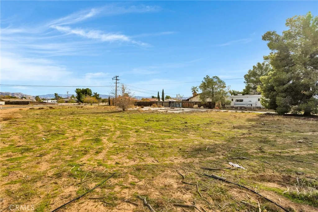 Additional image 3 of 16693 Navajo Rd, Apple Valley, CA 92307