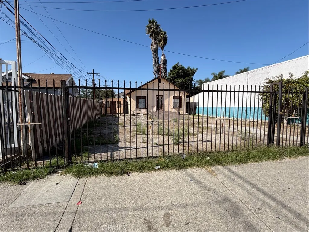 Additional image 9 of 8411 S San Pedro St, Los Angeles, CA 90003