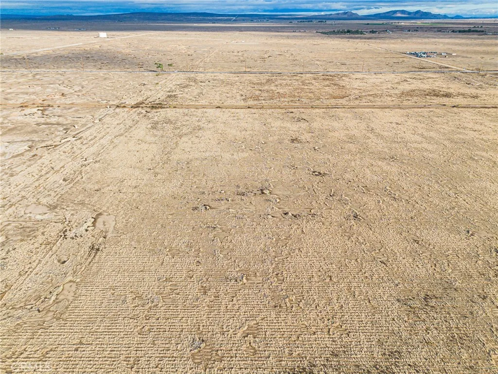 Additional image 11 of 10000 E 87th Street, Lancaster, CA 93535