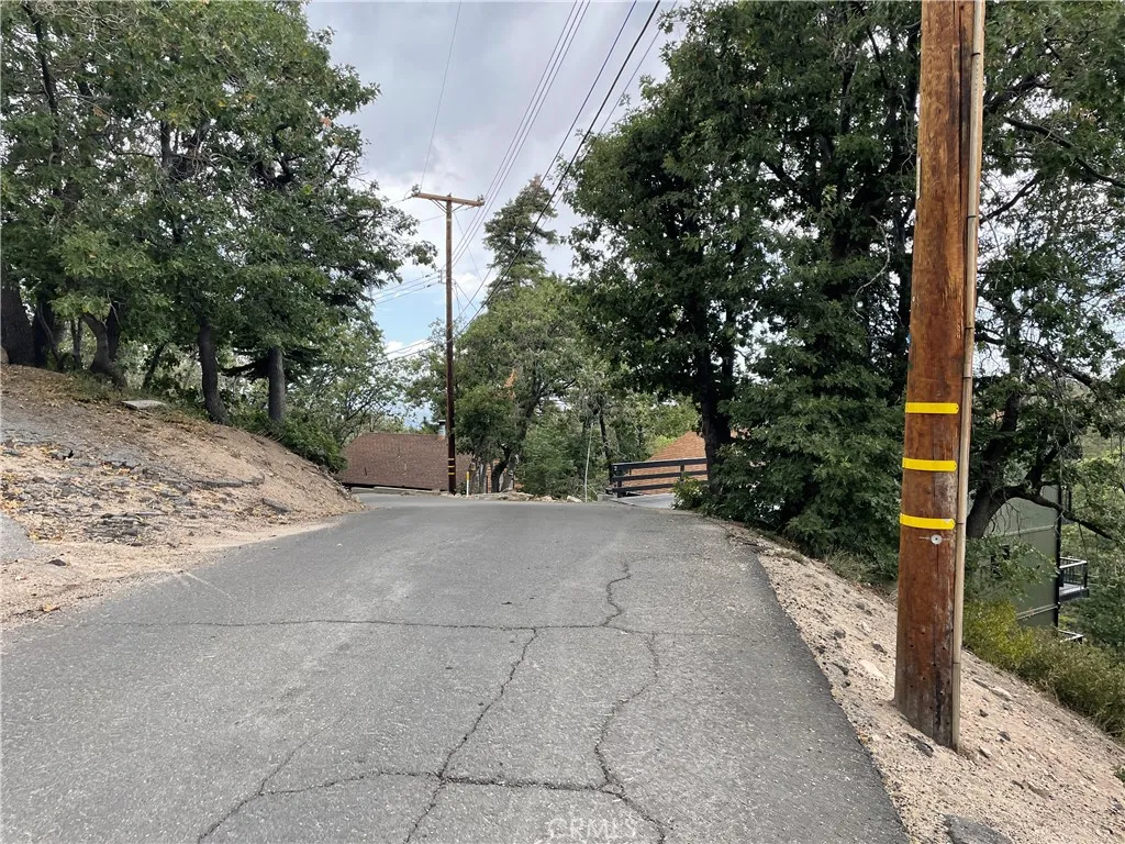 Additional image 5 of 33462 Angeles Drive, Green Valley Lake, CA 92341