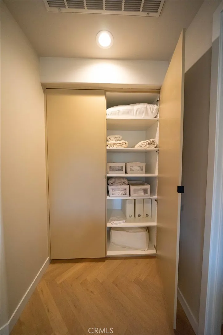 Additional image 122 of 17437 Oak Creek Court, Encino, CA 91316