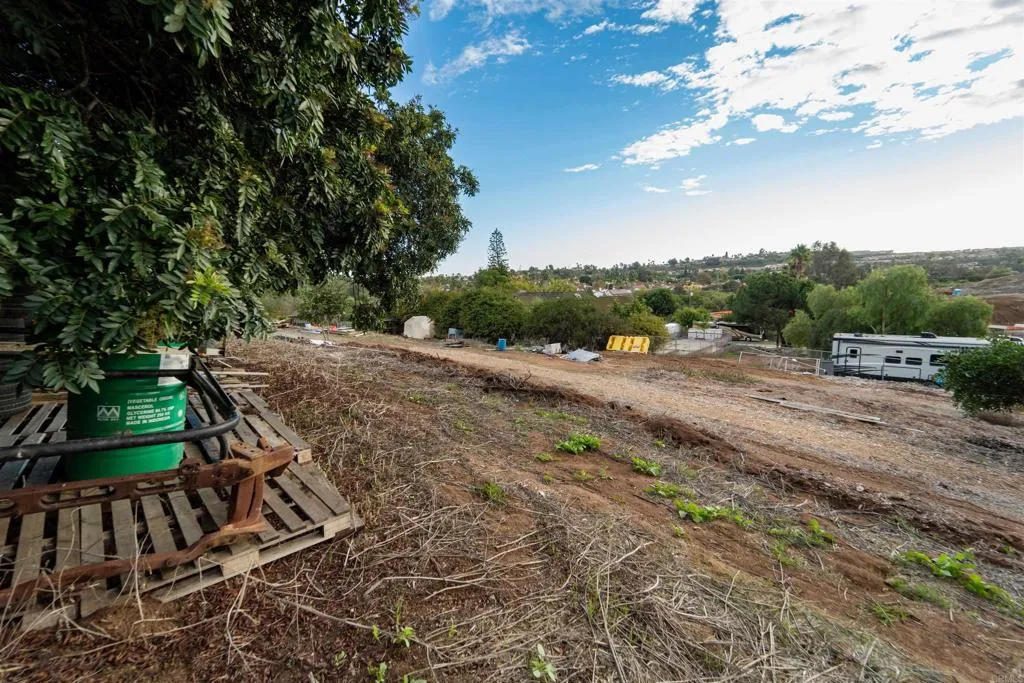 Additional image 116 of 291 Osborne Street, Vista, CA 92084