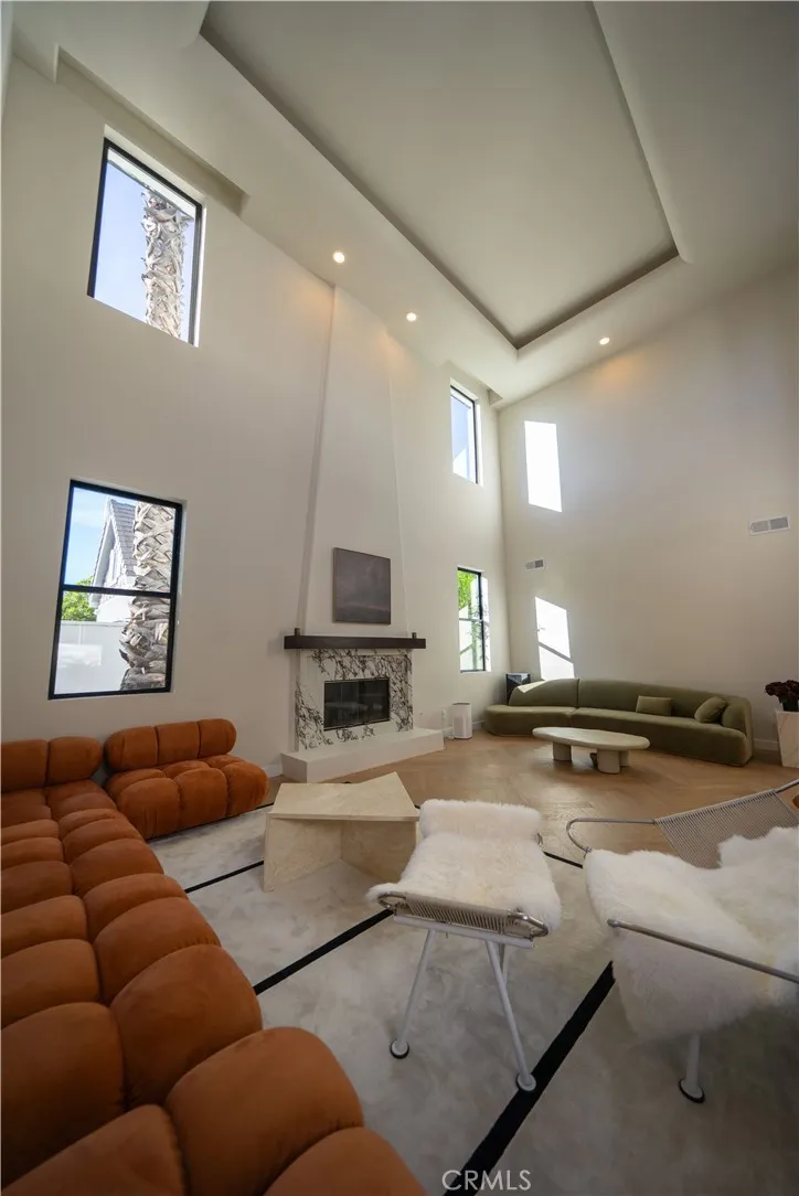 Additional image 90 of 17437 Oak Creek Court, Encino, CA 91316