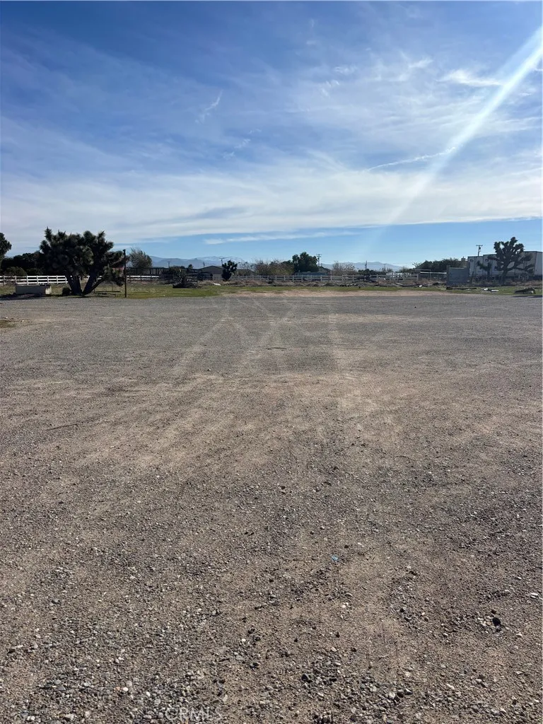 Additional image 20 of 11971 Mission St, Oak Hills, CA 92344
