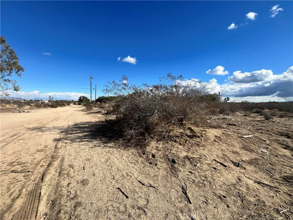 Additional image 16 of 1 Greasewood Ln, Phelan, CA 92371