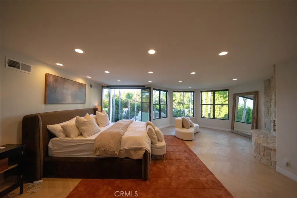 Additional image 123 of 17437 Oak Creek Court, Encino, CA 91316