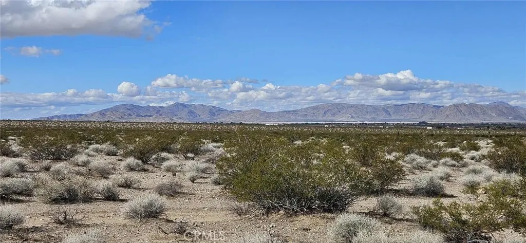 Additional image 12 of 800 Donaldson Road, Lucerne Valley, CA 92356